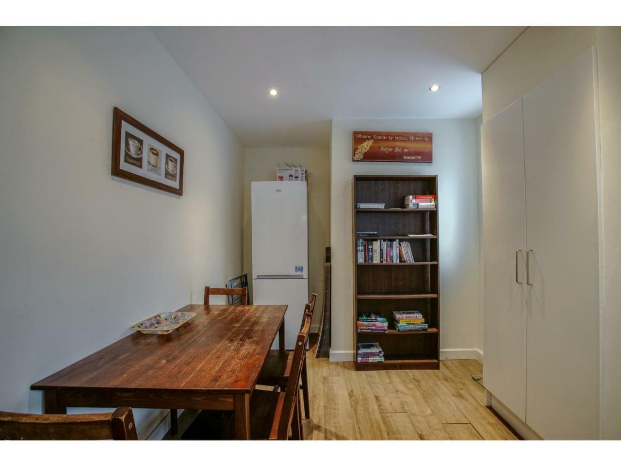 Spacious, Quiet Dwelling For Up To 6, Μάντσεστερ Εξωτερικό φωτογραφία